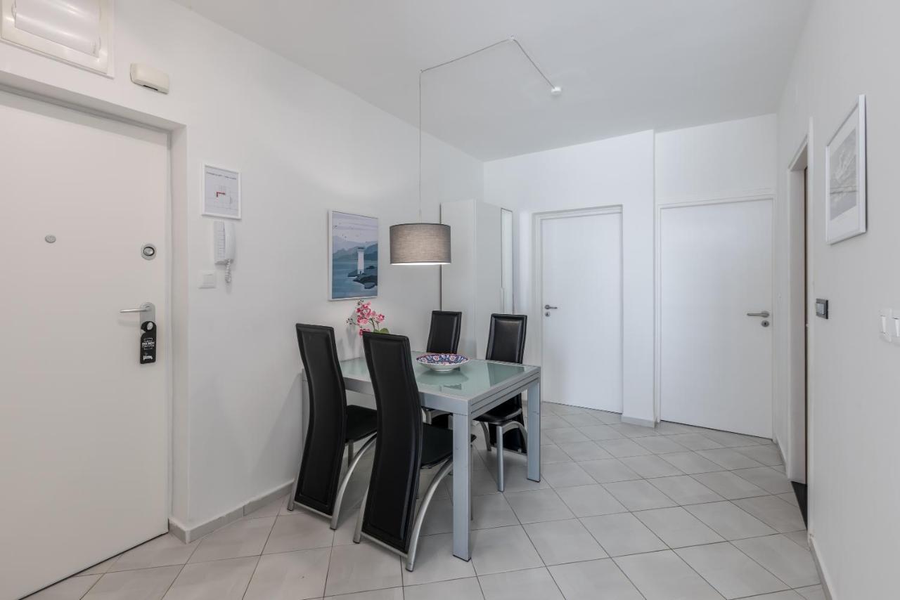 Sundowners Apartment, 52Qm, Double & Single Bed, 10 Min From Old Town Of Split Exterior photo