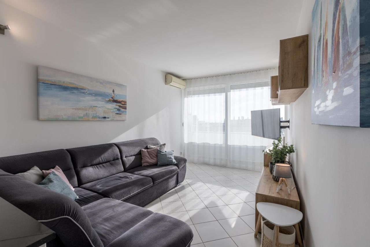 Sundowners Apartment, 52Qm, Double & Single Bed, 10 Min From Old Town Of Split Exterior photo