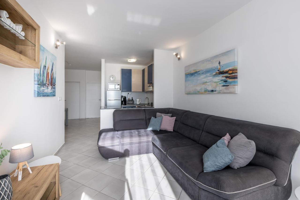 Sundowners Apartment, 52Qm, Double & Single Bed, 10 Min From Old Town Of Split Exterior photo