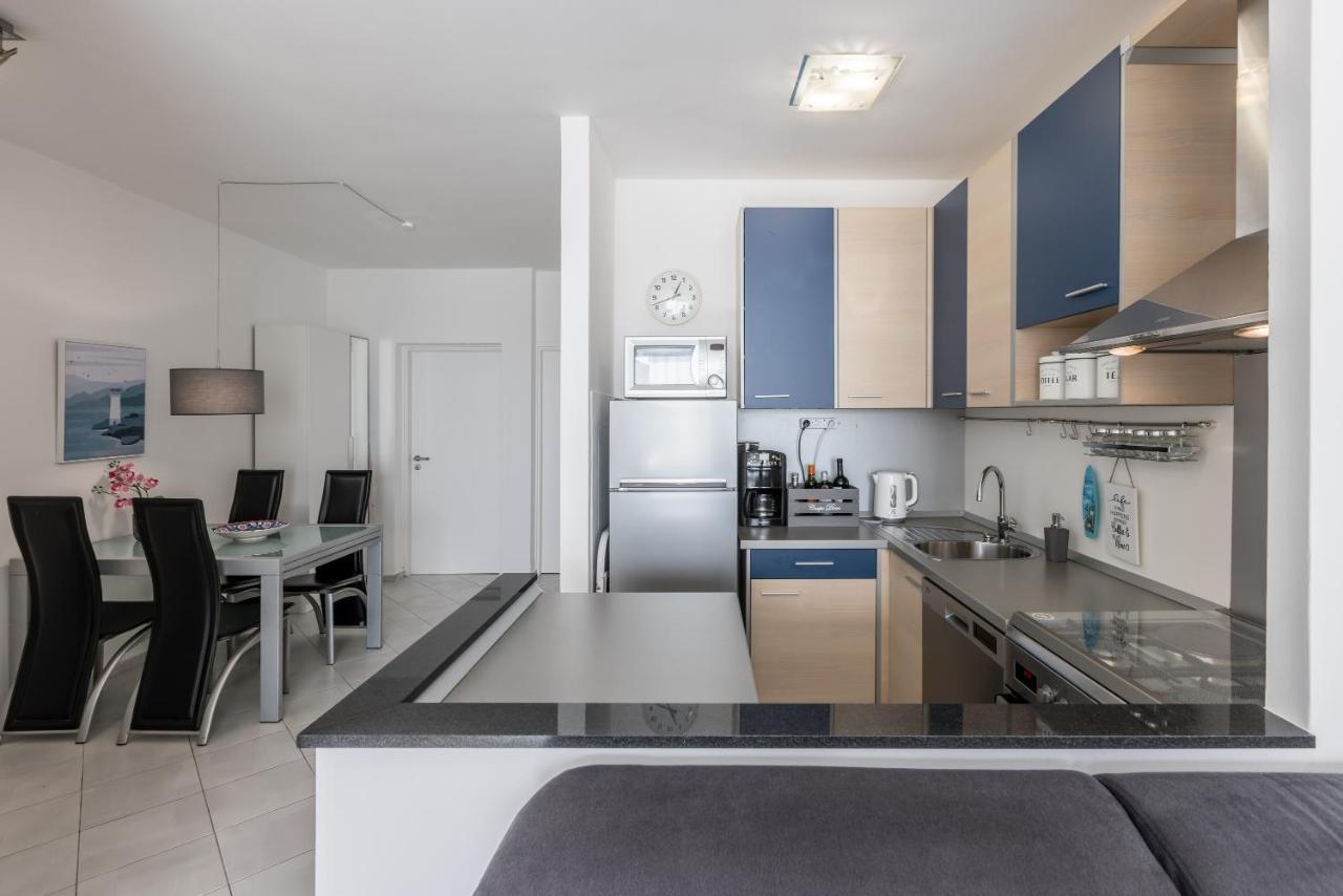 Sundowners Apartment, 52Qm, Double & Single Bed, 10 Min From Old Town Of Split Exterior photo