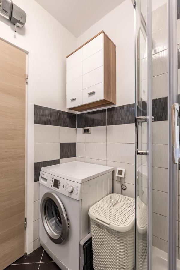 Sundowners Apartment, 52Qm, Double & Single Bed, 10 Min From Old Town Of Split Exterior photo